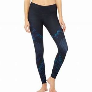 Alo Airbrush Legging Rich Navy Tropical Feathers